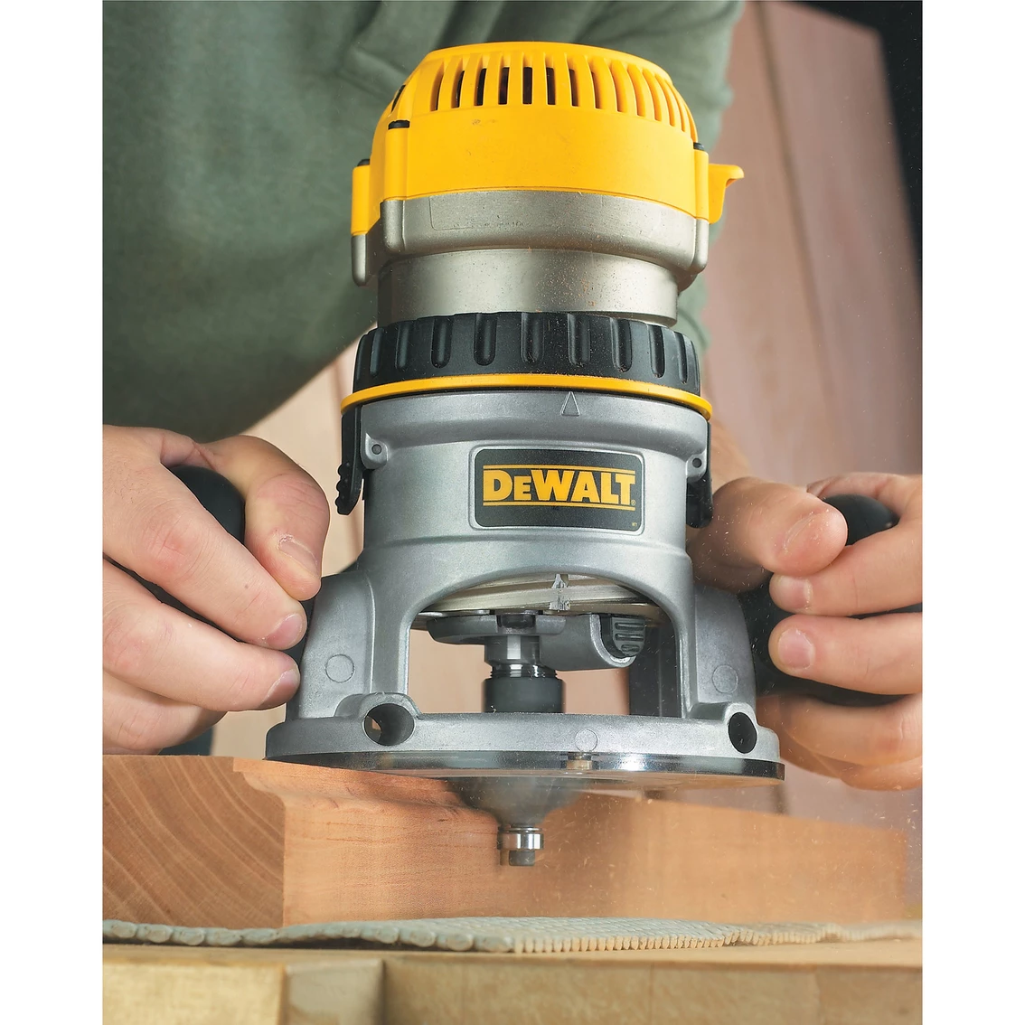 Deals 🔥 DeWalt 2-1/4 HP (maximum Motor HP) EVS Fixed Base Router With Soft Start 😉 5 Deals 🔥 DeWalt 2-1/4 HP (maximum Motor HP) EVS Fixed Base Router With Soft Start 😉 - Image 3