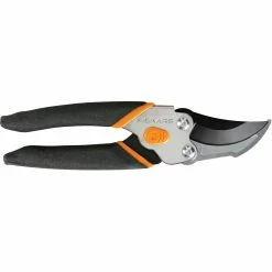 Budget 👏 Bond Fiskars Smooth Action Bypass Pruner 🌟
